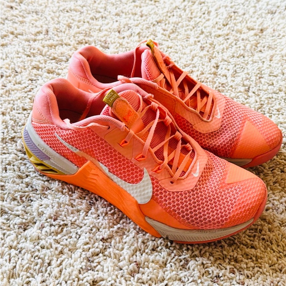 Nike Metcon 7 - Women's Vibrant Orange